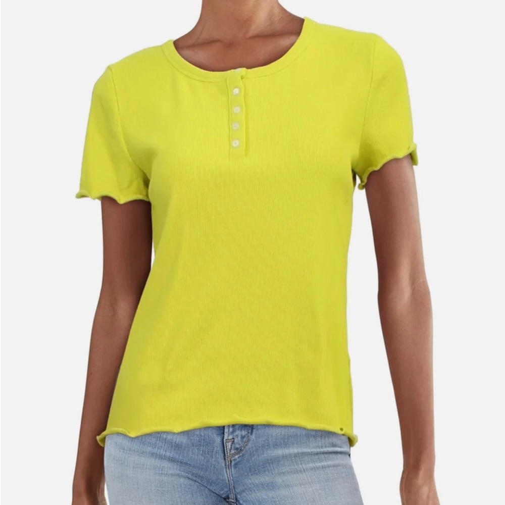 NWT Women’s Riley & Rae Lime Green Knit Top. Size XS.